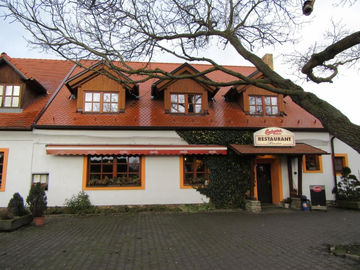Pension&Restaurant U Koňské dráhy Holkov Velesin Exterior foto